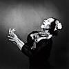 Pop CD Tipp des Monats: Antony & The Johnsons - The Crying Light (Auf dem neuen Album &uuml;berwiegen Balladen, die in kammermusikalischer Besetzung mit Klavier, Cello, Geigen und akustischen Gitarren sparsam eingespielt wurden,&uuml;ber allem schwebt die wunderbare Kopfstimme von Antony Hegarty. Die Songs sind durchgehend sehr melancholisch und schlicht umwerfend. Popmusik auf ganz hohem Niveau!!)
