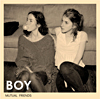 CD Tipp des Monats: BOY - Mutual Friends (BOY - das sind Valeska Steiner und Sonja Glass. Erstere kommt aus Z&uuml;rich, zweitere aus Hamburg; die Texte sind englisch, die Songs von Weltformat. Es sind elektrisierende Popst&uuml;cke. Reich an Facetten, filigran arrangiert. Songstrukturen, die bisweilen an Leslie Feist erinnern, an skandinavisches Songwritertum. Aber auch an Indie-Pop. Die Songs sind ausgereift. Seit Herbst 2008 haben BOY daran gearbeitet. An einem Popkurs in Hamburg haben sich die zwei jungen Frauen kennengelernt. Valeska Steiner hatte zuvor als Singer-Songschreiberin in ihrer Heimat auf sich aufmerksam gemacht. Bassistin und Songschreiberin Sonja Glass kam von der renommierten Hochschule der K&uuml;nste in Arnhem (Holland). - Als ich Valeskas Stimme geh&ouml;rt habe, war ich hin und weg, sagt Sonja Glass: Mir war sogleich klar, dass ich mit ihr etwas machen m&ouml;chte. Es beruhte auf Gegenseitigkeit: Sonja hat mir erste Songfragmente gemailt - ich war begeistert!, erinnert sich Valeska Steiner. BOY war geboren. This is the beginning, heisst es im Opener. Es ist erst der Anfang. Von BOY wird noch viel zu h&ouml;ren sein!)